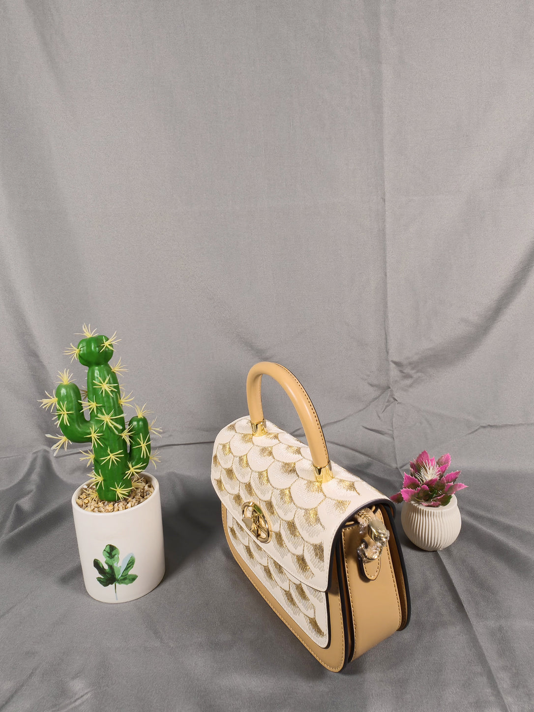 Durandal Luxury Scalloped Top-Handle Handbag - Cream & Tan
